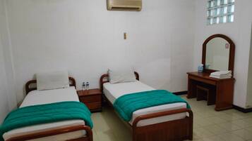 Kahden hengen superior-huone (kaksi sänkyä) | Työpöytä, ilmainen Wi-Fi