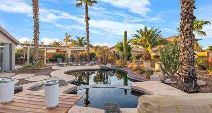 Monte Cristo: Epic Backyard, Pool, Spa & Firepit!