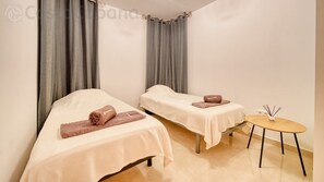 Spa - ♥ CostaCabana - Villa Primavera ♥ Spacious vacation villa with garden and pool! (Lloret de Mar)