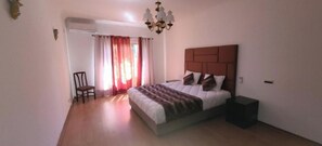 3 Schlafzimmer, Bügeleisen/Bügelbrett, Reisekinderbett, kostenloses WLAN