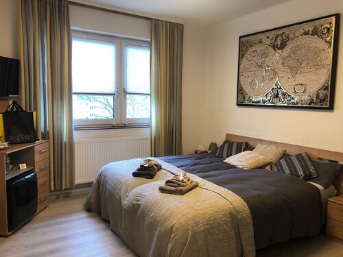 5 km from the center, 1 km from the train station and 11 km from Baden-Airpark