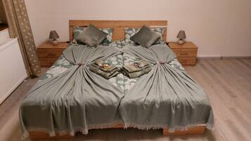 1 chambre, bureau, Wi-Fi gratuit, draps fournis