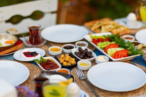 Free daily buffet breakfast - Trend Cunda Otel (Ayvalik)