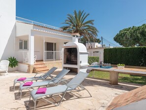 تناول الطعام ب�الخارج