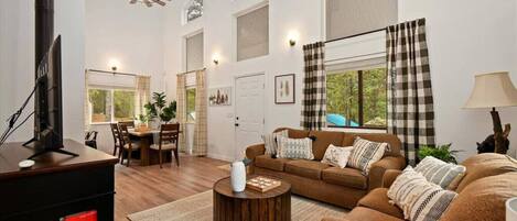 Smart TV, fireplace