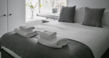 Deluxe 2 bedroom apartment