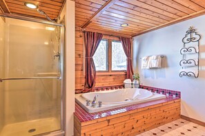 Hair dryer, towels - Lodge w/ Indoor Pool, Along Devil's Lake Park (Merrimac)