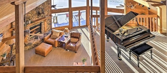 Lodge w/ Indoor Pool, Along Devil's Lake Park