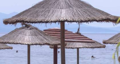 Cozy Beach Home Near Pristine Sea w/ Free Netflix