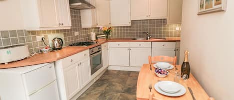 Cottage | Bahagian dalam