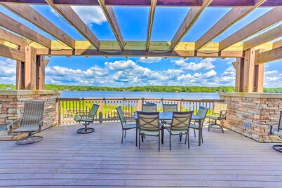 Walk to Beach: Lakefront Pocono Escape w/ Fire Pit