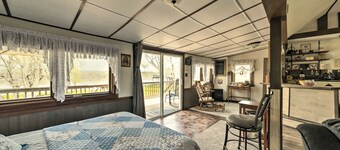 Lovely Couples Escape on Mississippi River!