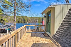 Property grounds - Lakefront Retreat w/ Kayaks, Grill, Fire Pit! (Nottingham)