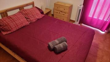 1 dormitorio, tabla de planchar con plancha, cuna de viaje y wifi