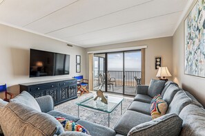 TV - LINENS & DAILY ACTIVITIES INCLUDED*!  Flying Cloud-2BR-Enjoy the great ocean views from this 3rd floor Condo! (Ocean City)