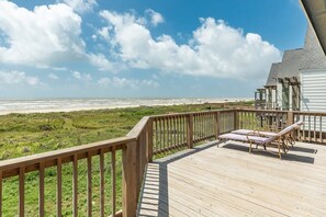 Property grounds - Starfish Beach Gem - Right ON Beach & So Lovely! (Surfside Beach)