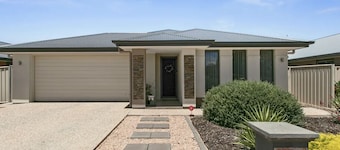 Wallow in Wallaroo on the Copper Coast. Relax with family and friends