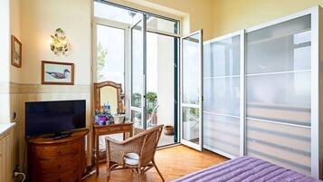 4 chambres, fer et planche à repasser, lit parapluie, Wi-Fi gratuit