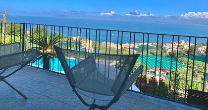 AMORE RENTALS - Villa Stone on the Sea with Private Pool and Garden