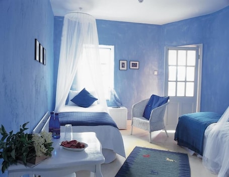 Standard Twin Room | Individually decorated, individually furnished, iron/ironing board