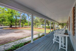 Terrace/patio - Myrtle Grove Inn Wilmington (Wilmington)