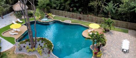 Et oppvarmet basseng