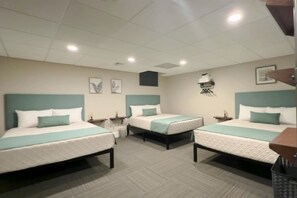 6 bedrooms, iron/ironing board, free WiFi, bed sheets