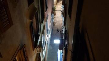Doppelzimmer (Piranum Guesthouse Double or Twin roo) | Aussenbereich