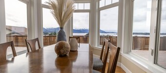 Jamestown Bay Retreat