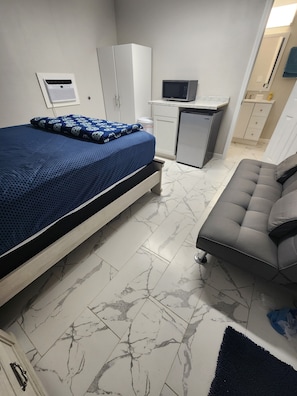 1 bedroom, iron/ironing board, free WiFi
