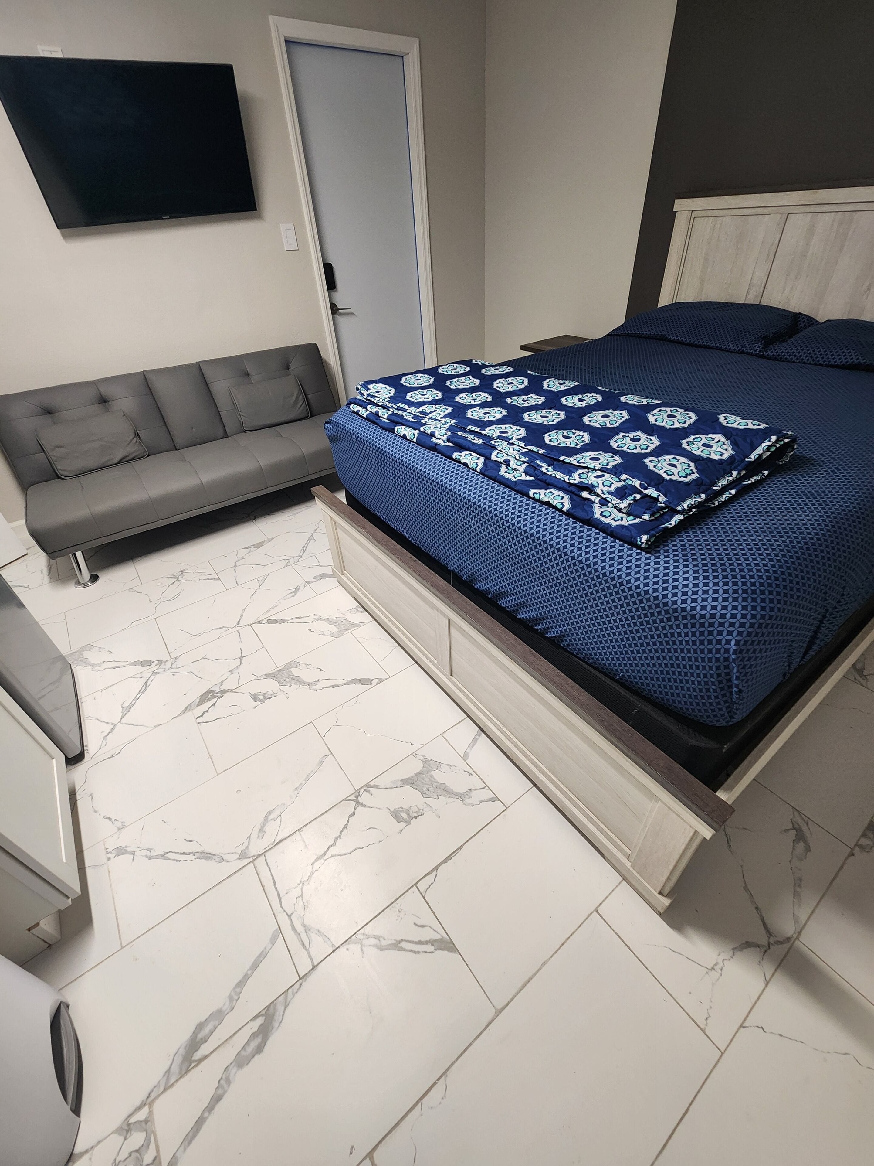 1 bedroom, iron/ironing board, free WiFi