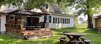 Charming Cecil Cottage Next To Landing!