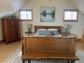 4 bedrooms, desk, free WiFi, bed sheets - Charming Cecil Cottage Next To Landing! (Cecil)