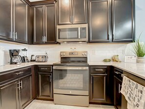 Kühlschrank, Ofen, Herdplatte, Geschirrspüler