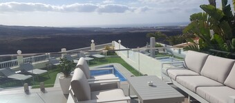 Holiday House with Sea View and Private Pool