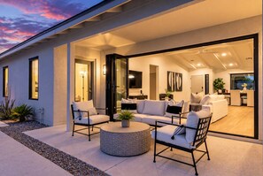 Terrace/patio - The Kingsley Luxe Old Town Retreat | Heated Pool (Scottsdale)