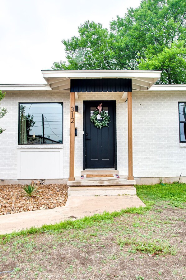Exterior detail - "The Brixley House" off the Kerrville River Trail w/Private Backyard (Kerrville)
