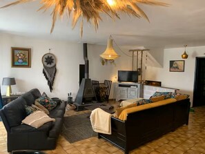 Smart TV, DVD player, books, music library