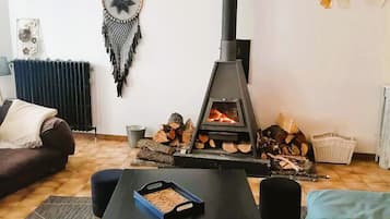 Smart TV, DVD player, books, music library