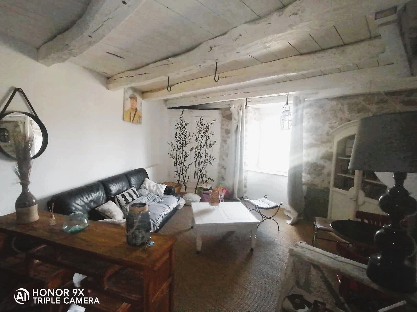 Smart TV, lettore DVD, libri, biblioteca musicale