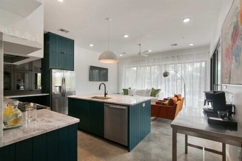 The Garden District's Pied-à-Terre on Prytania | 4 Bedrooms