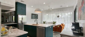 The Garden District's Pied-à-Terre on Prytania | 4 Bedrooms