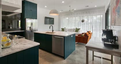 The Garden District's Pied-à-Terre on Prytania | 4 Bedrooms