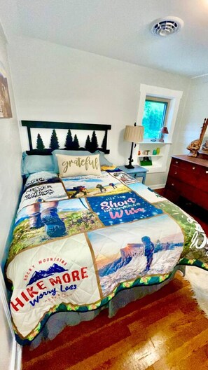 4 bedrooms, desk, iron/ironing board, travel cot