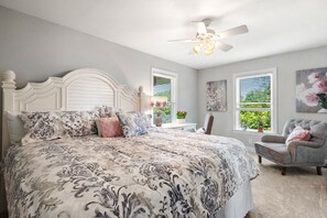 6 bedrooms, desk, iron/ironing board, WiFi - Worthington Lane: Pool, Hot Tub, Golf Course View (Kitty Hawk)