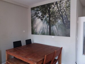 Dining - T3 in Bordeaux, 2 bedrooms "Chartons/Jardin public (Bordeaux)