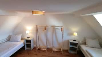 6 Schlafzimmer, Schreibtisch, Reisekinderbett, kostenloses WLAN