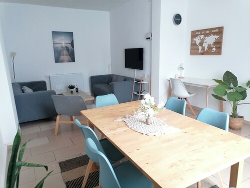 House Morgentau centrally located with garden