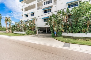 Exterior - BEAUTIFUL WATERFRONT 3BD/3BA CONDO IN THE HEART OF CLEARWATER BEACH (Clearwater Beach)