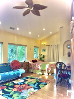 1 habitación, escritorio, tabla de planchar con plancha y wifi gratis